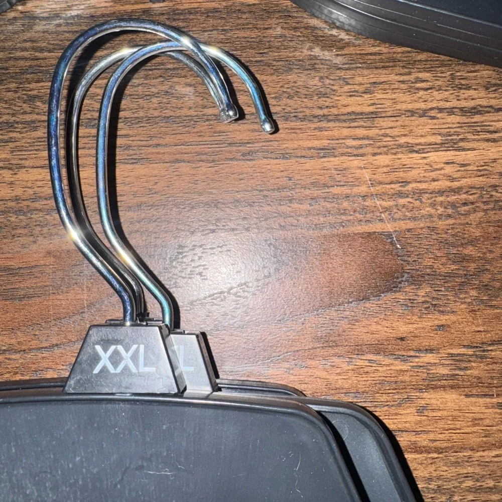 Retail Black Plastic Clothing Hangers